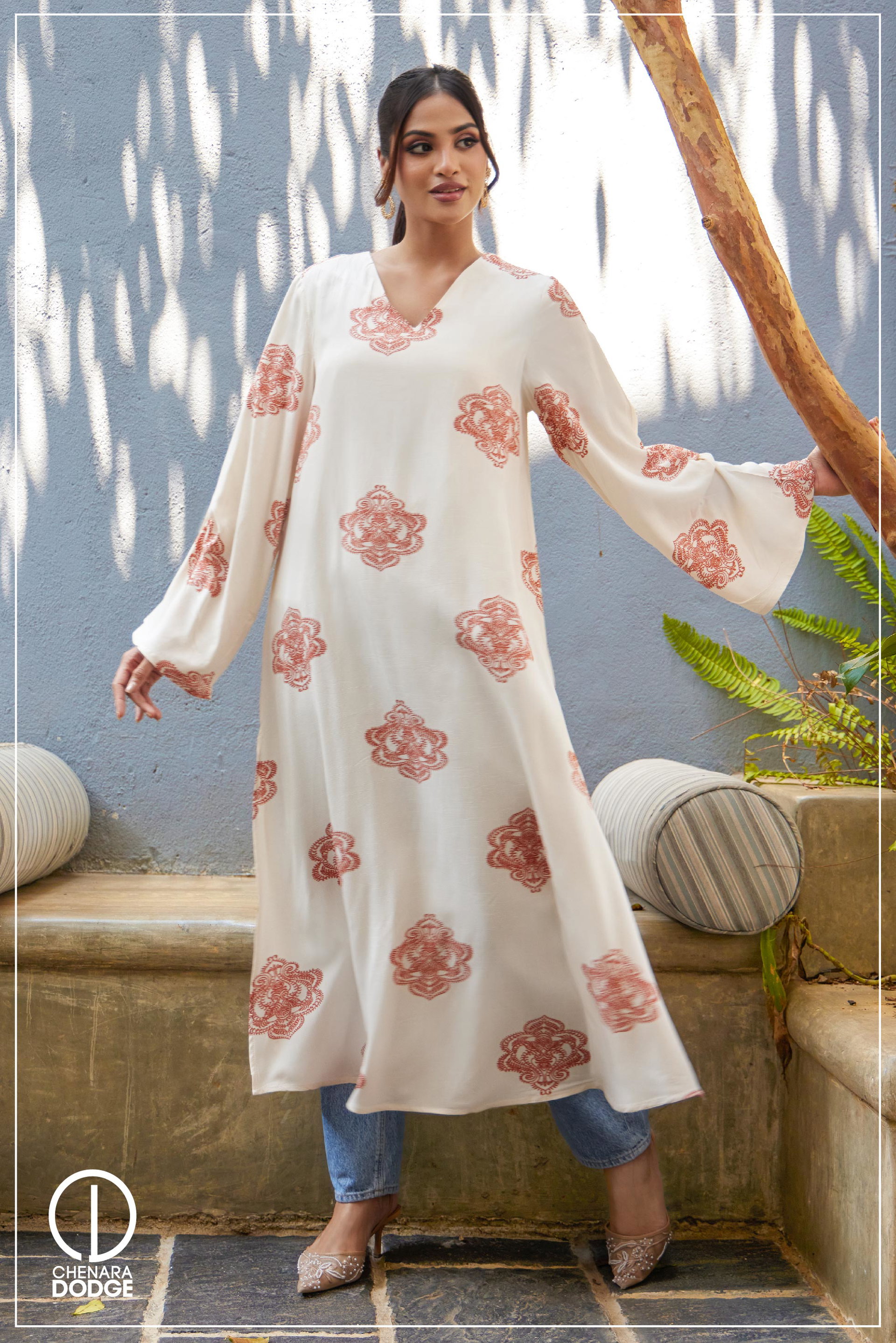 AISHA V-NECK KURTA TOP