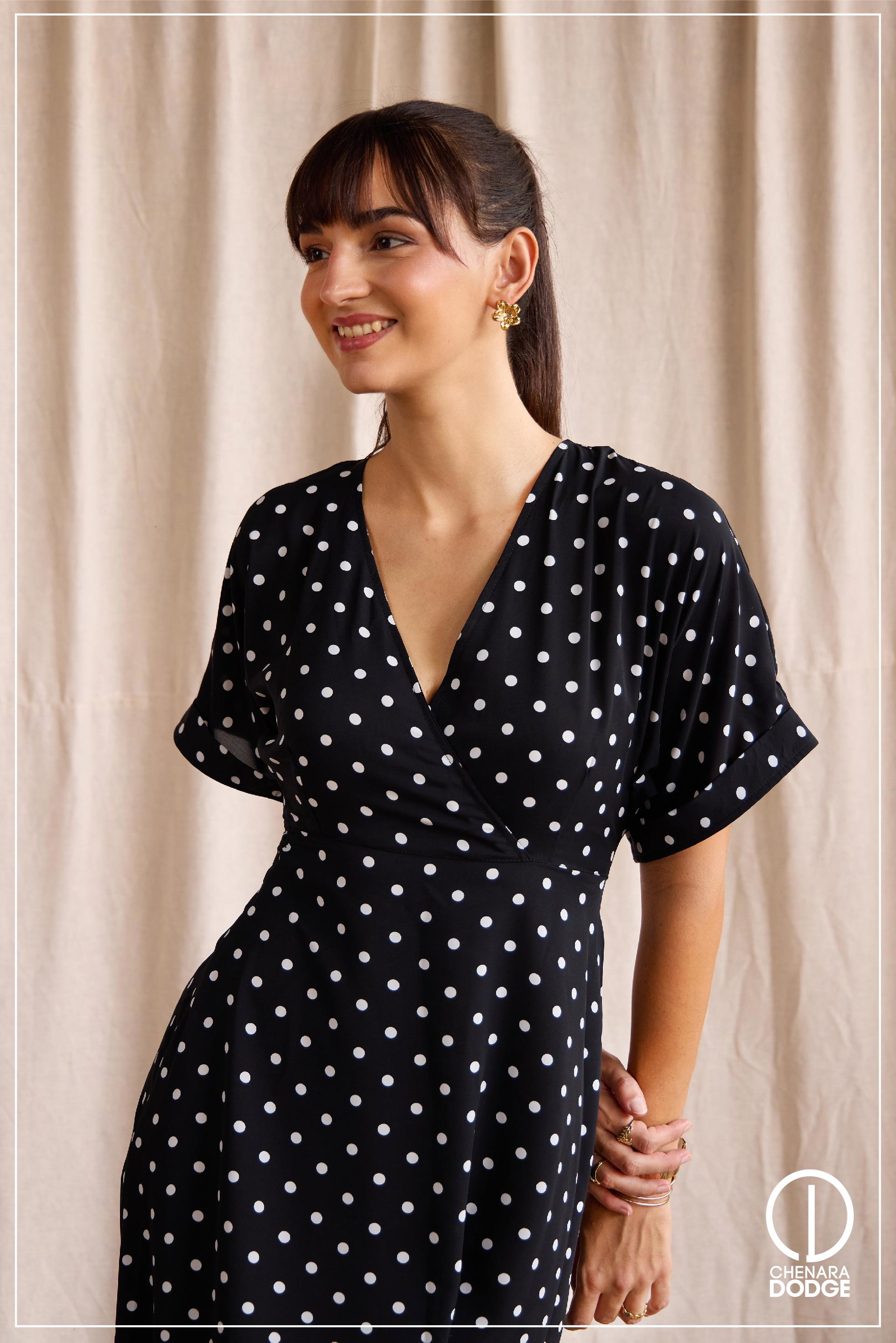 HARTLIE BELL SLEEVE MAXI DRESS