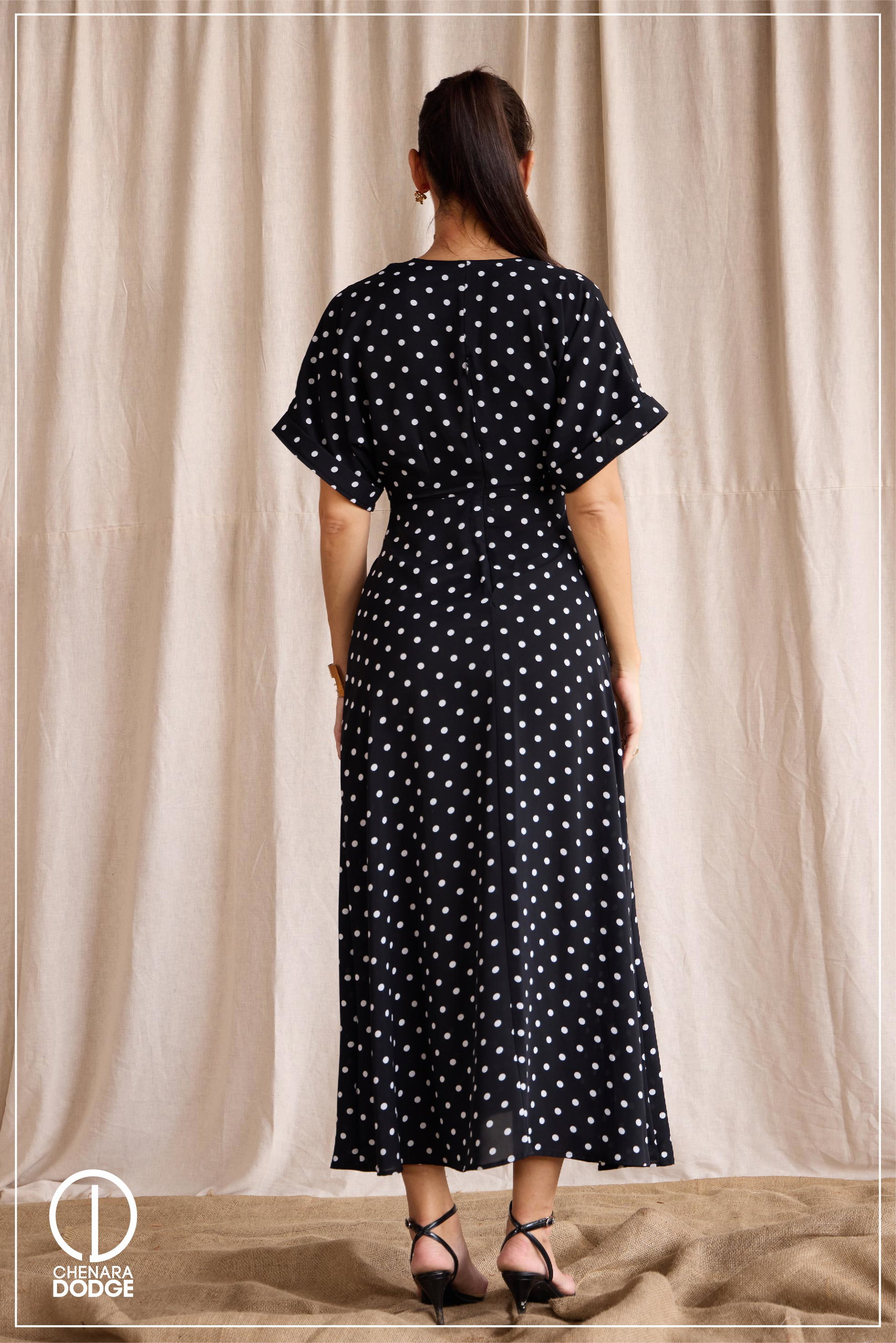 HARTLIE BELL SLEEVE MAXI DRESS