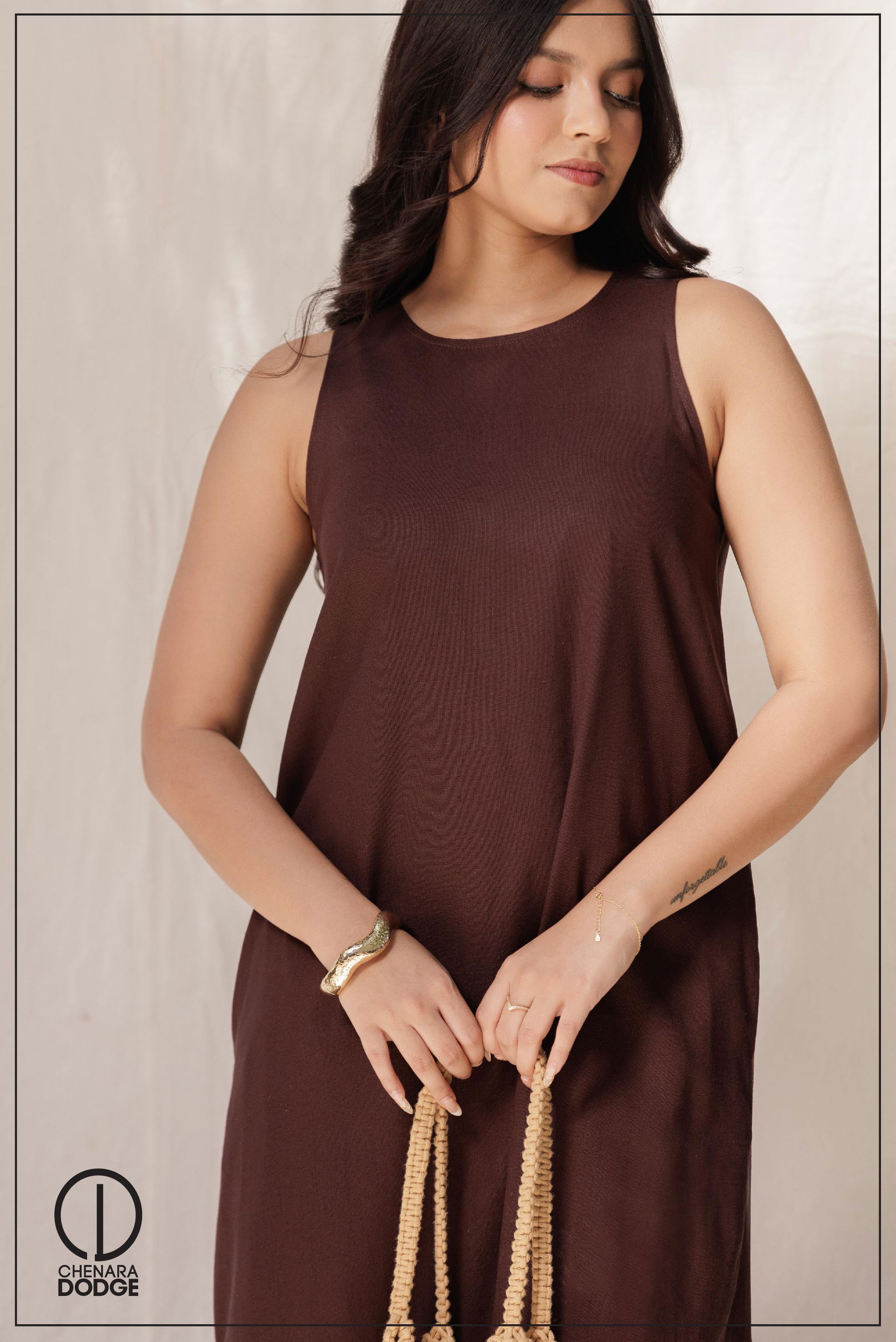 KAIRA ROUND NECK MIDI DRESS