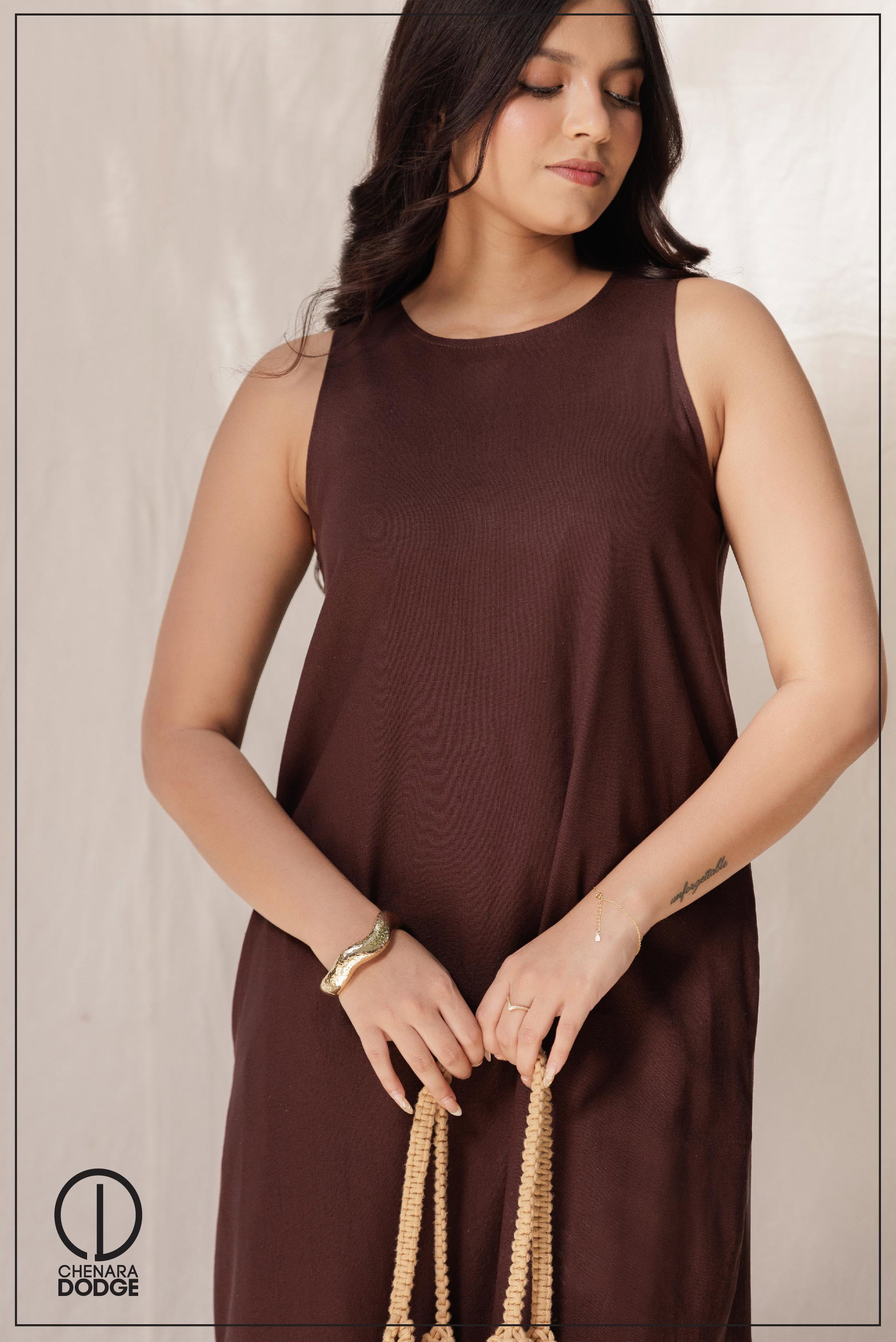 KAIRA ROUND NECK MIDI DRESS