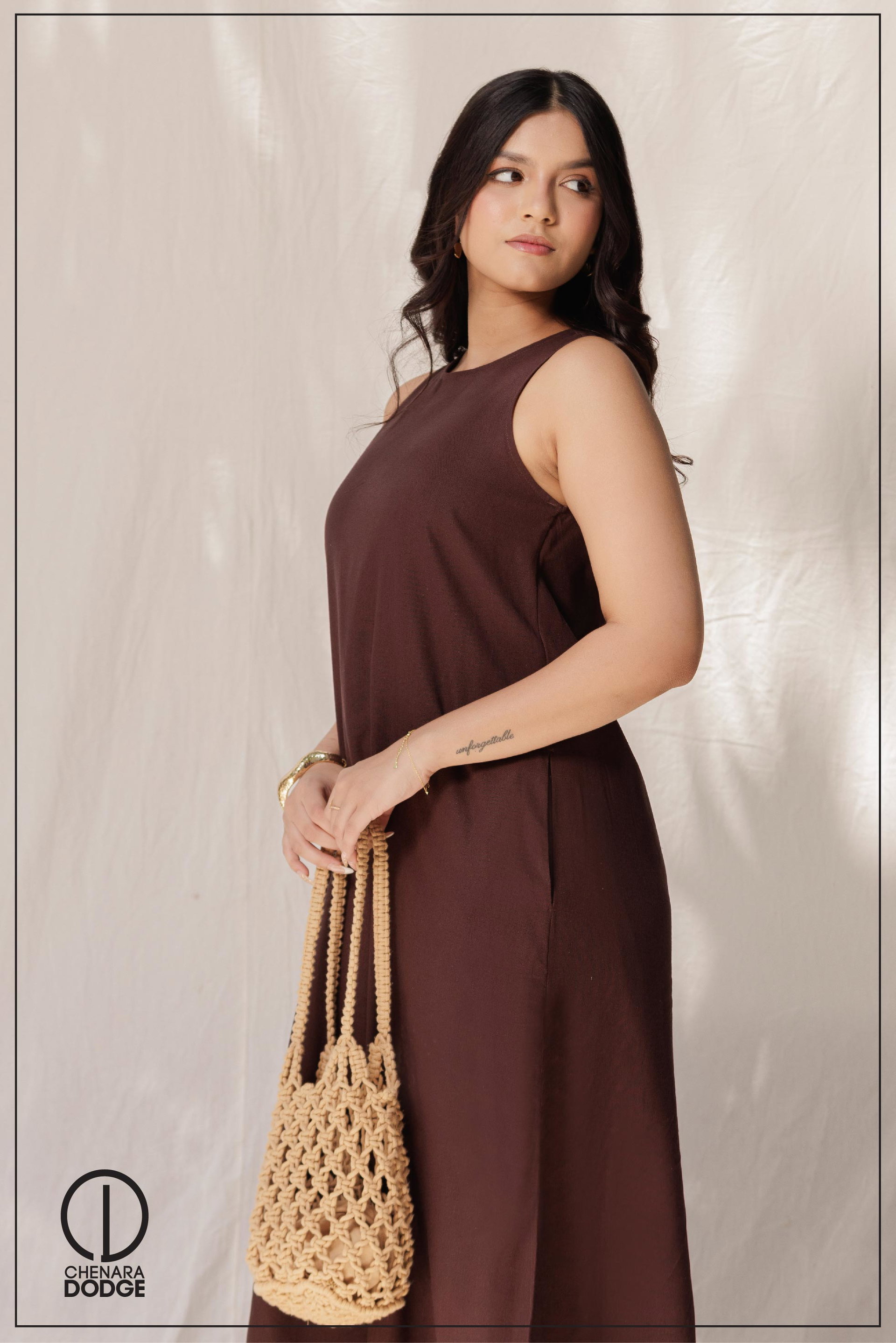 KAIRA ROUND NECK MIDI DRESS