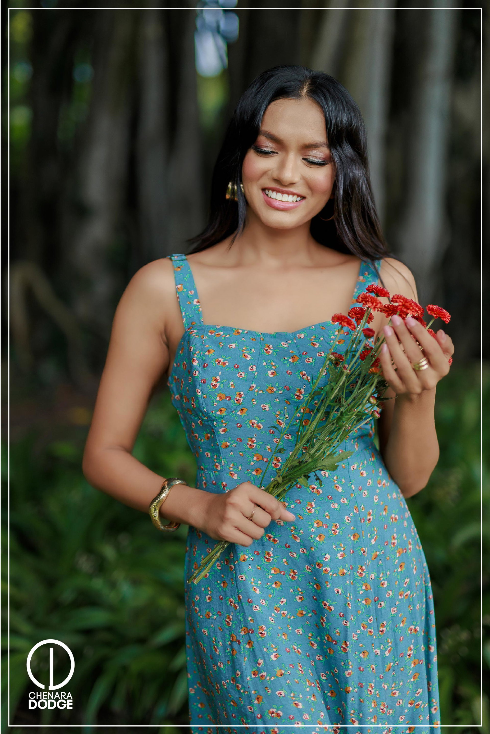 KHLOE SWEETHEART NECK MIDI DRESS