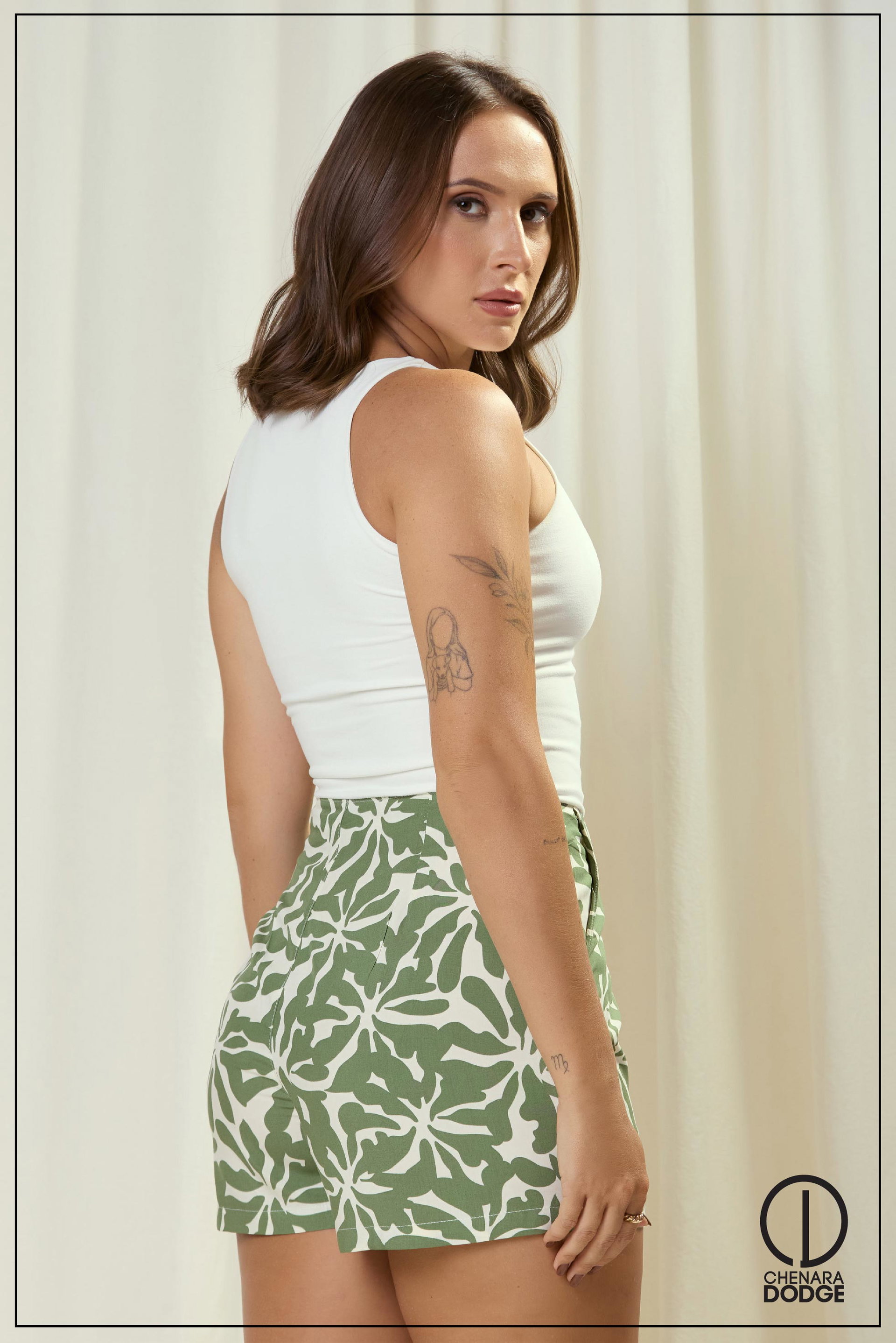 LAILA MID LENGTH SHORT