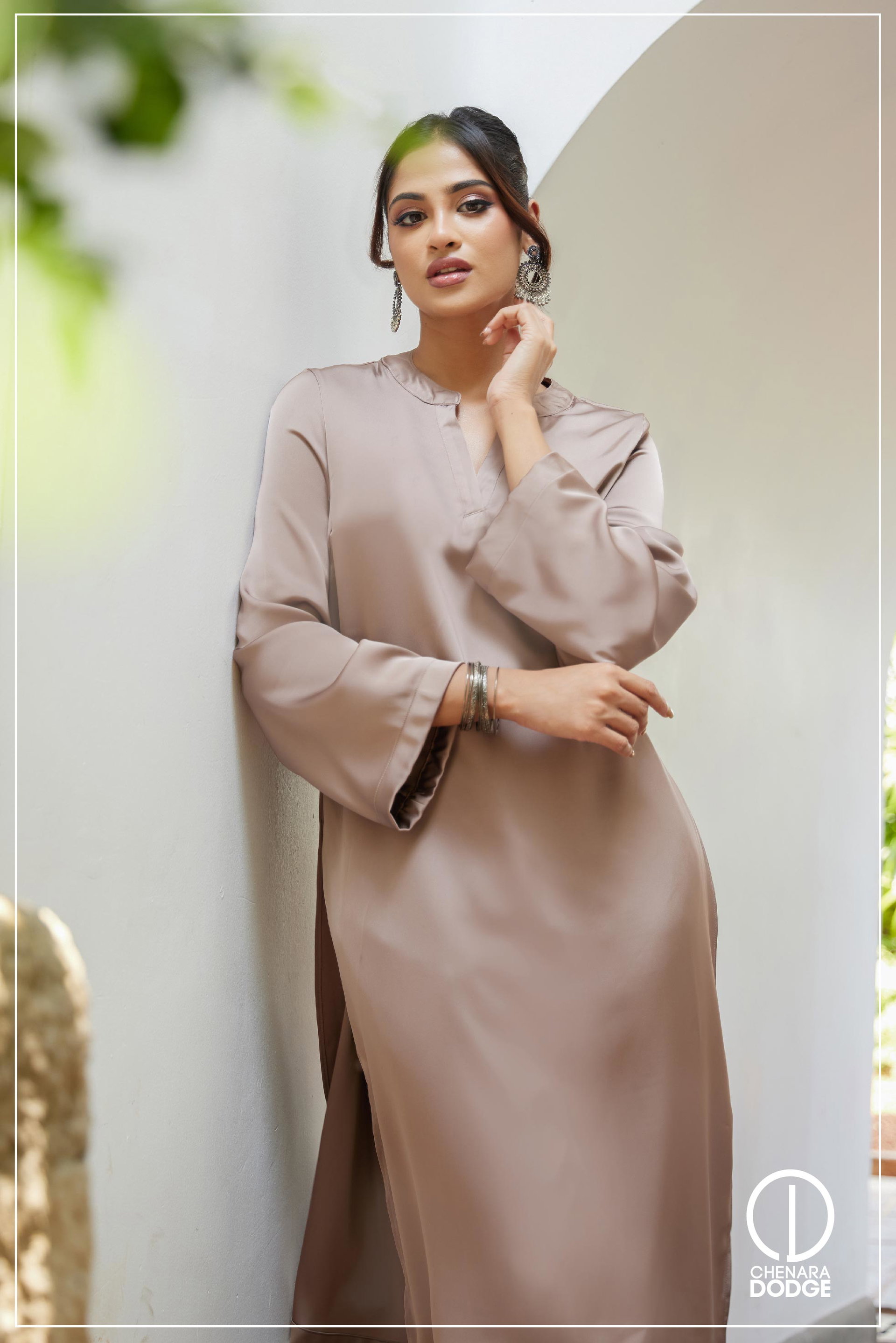 AMIRA V-NECK KURTA TOP