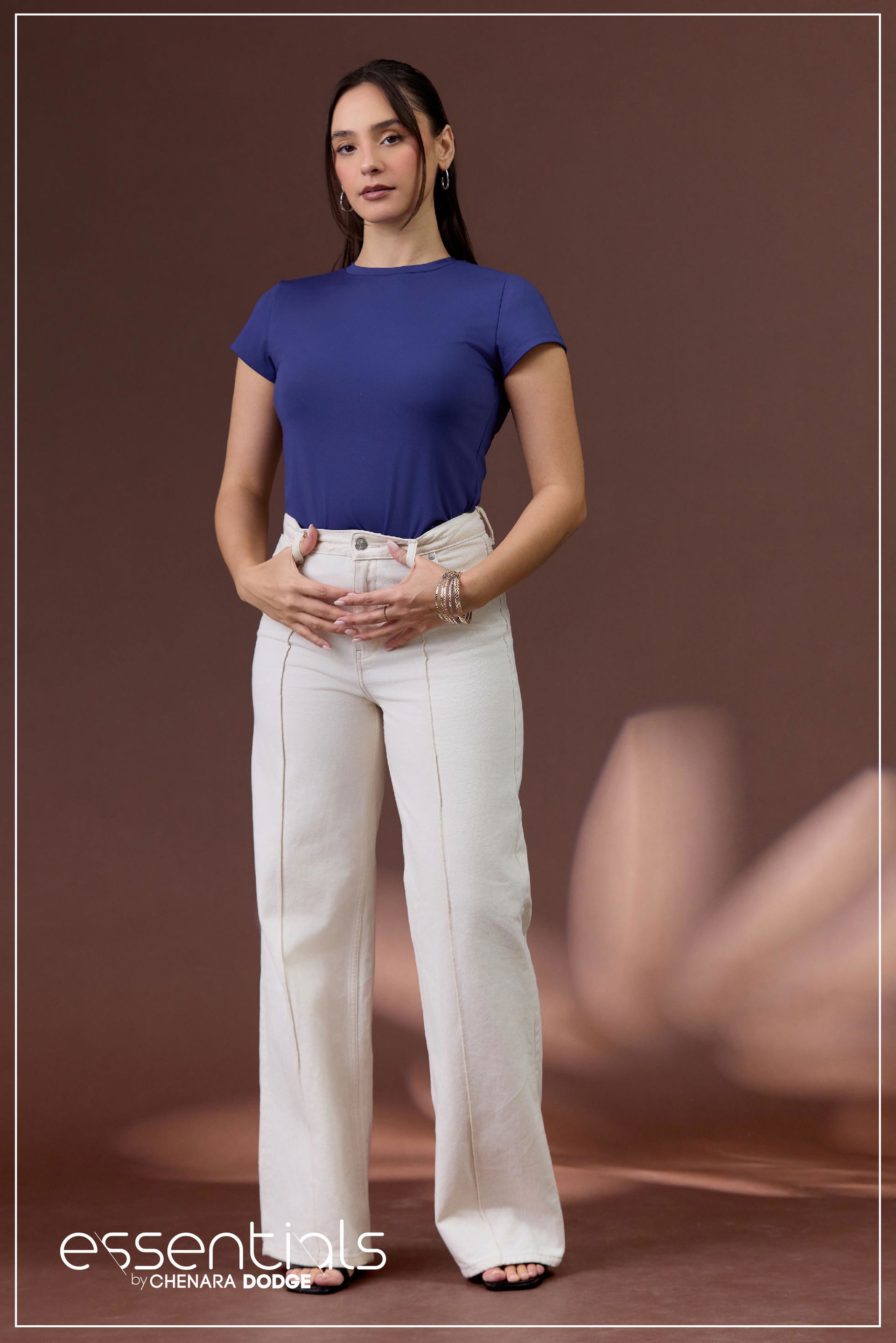 LARA ROUND NECK T-SHIRT