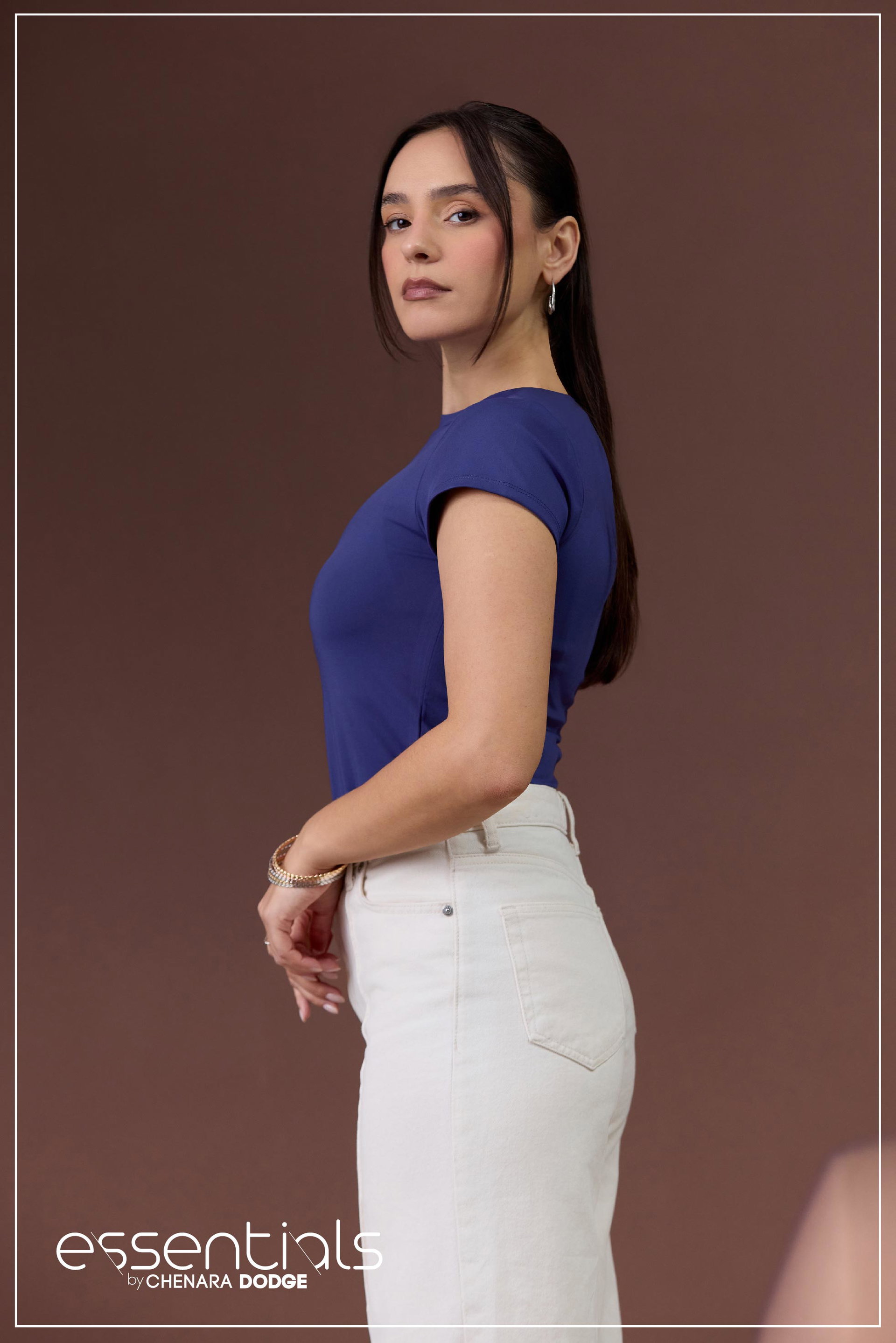 LARA ROUND NECK T-SHIRT