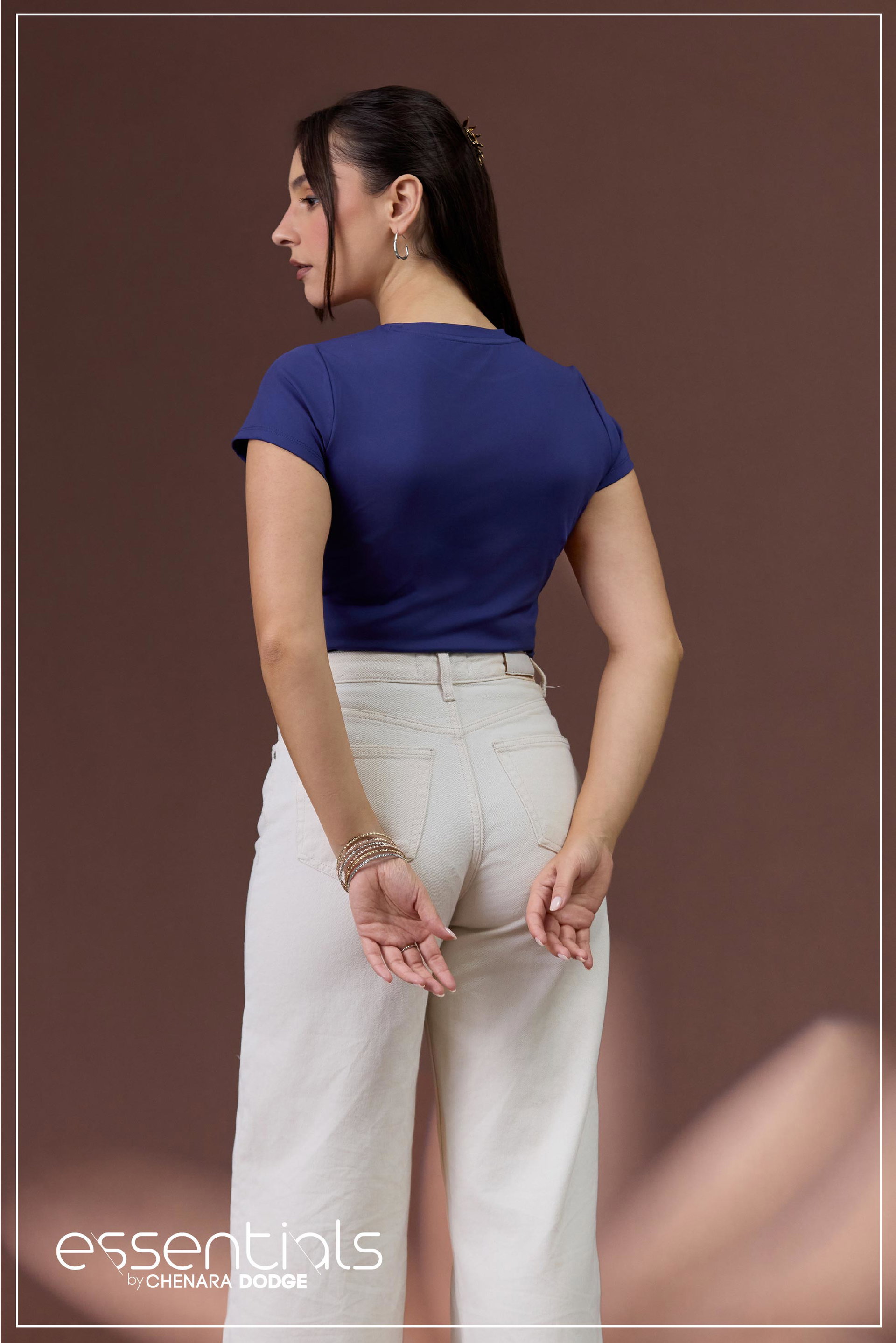 LARA ROUND NECK T-SHIRT