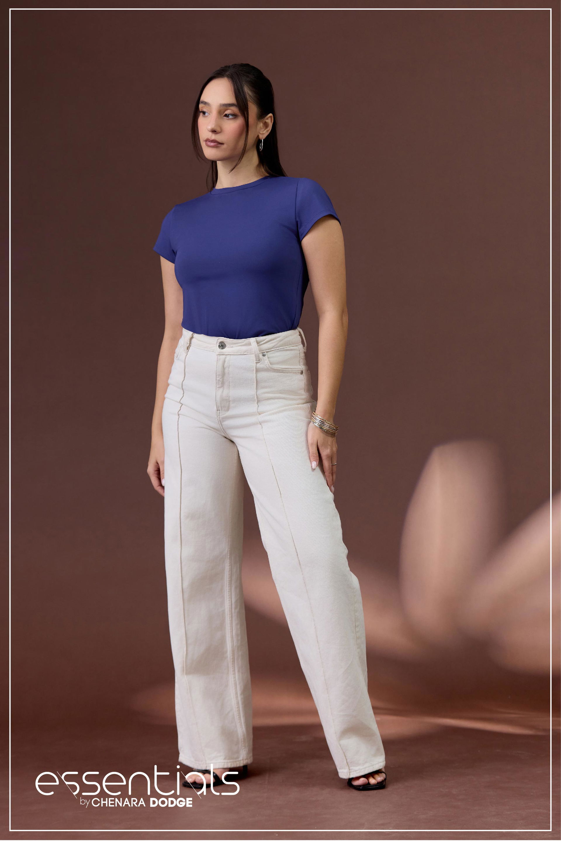 LARA ROUND NECK T-SHIRT