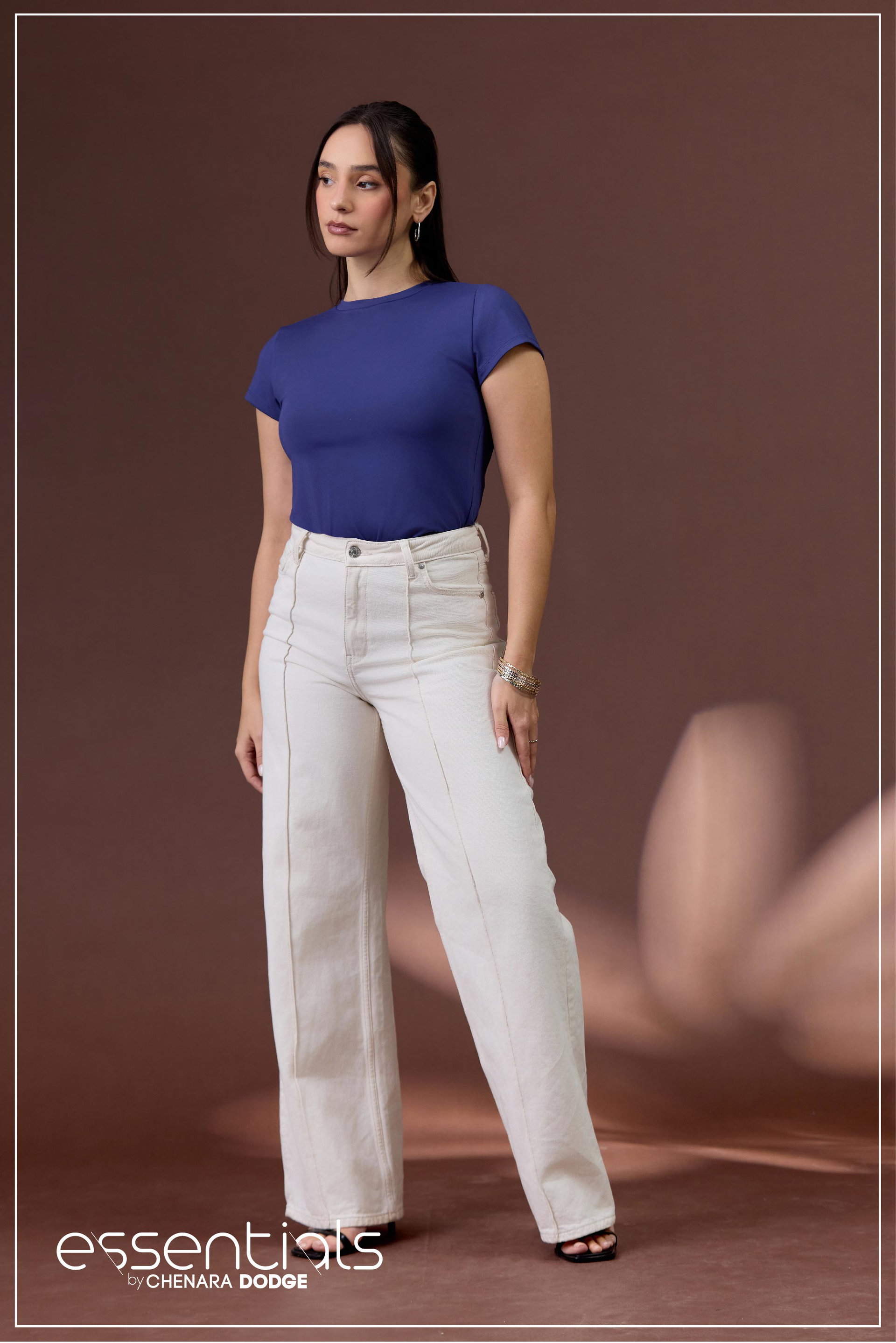 LARA ROUND NECK T-SHIRT