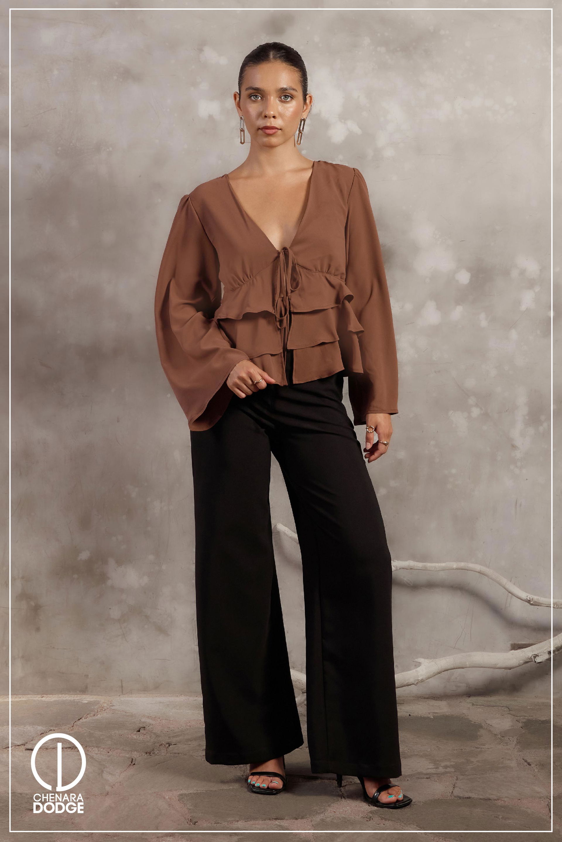 LIZA V NECK FRILL DETAILED CROP TOP