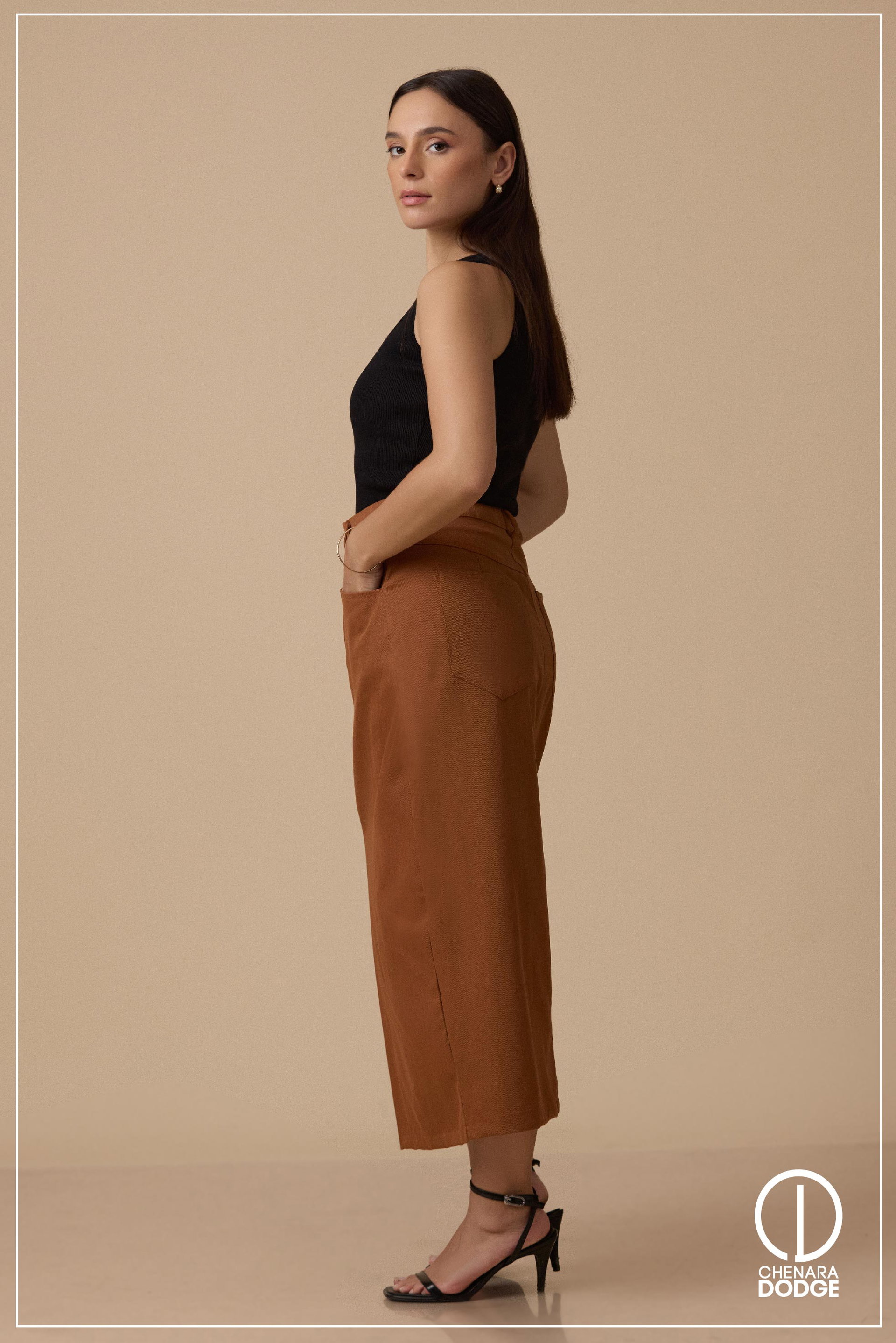 LORIA SLIT OPENING MIDI SKIRT