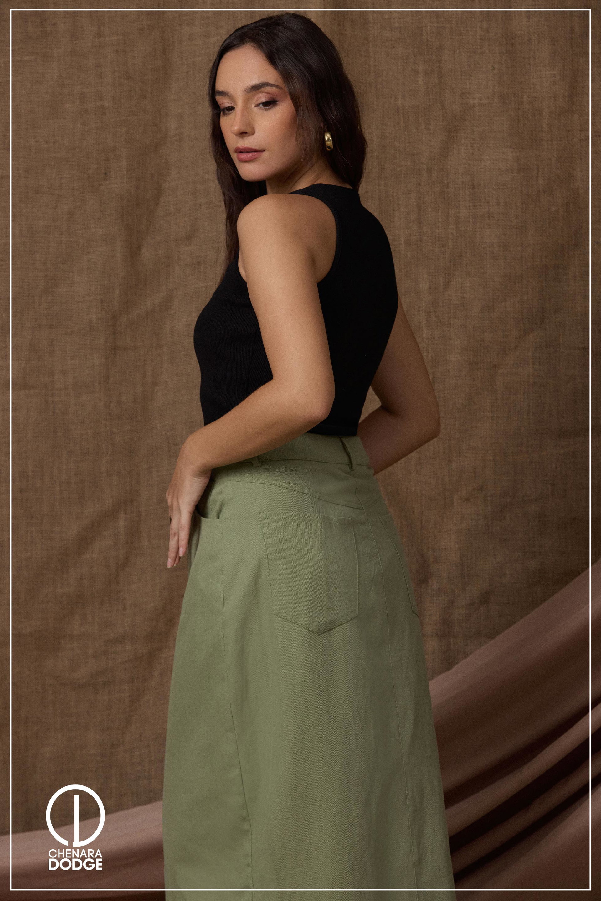 LORIA SLIT OPENING MIDI SKIRT