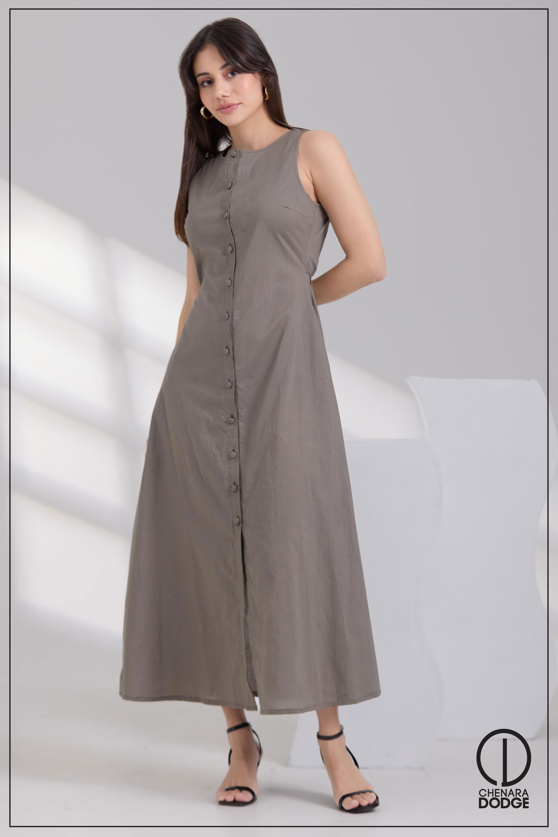 MADELINE ROUND NECK BUTTON DOWN MAXI DRESS