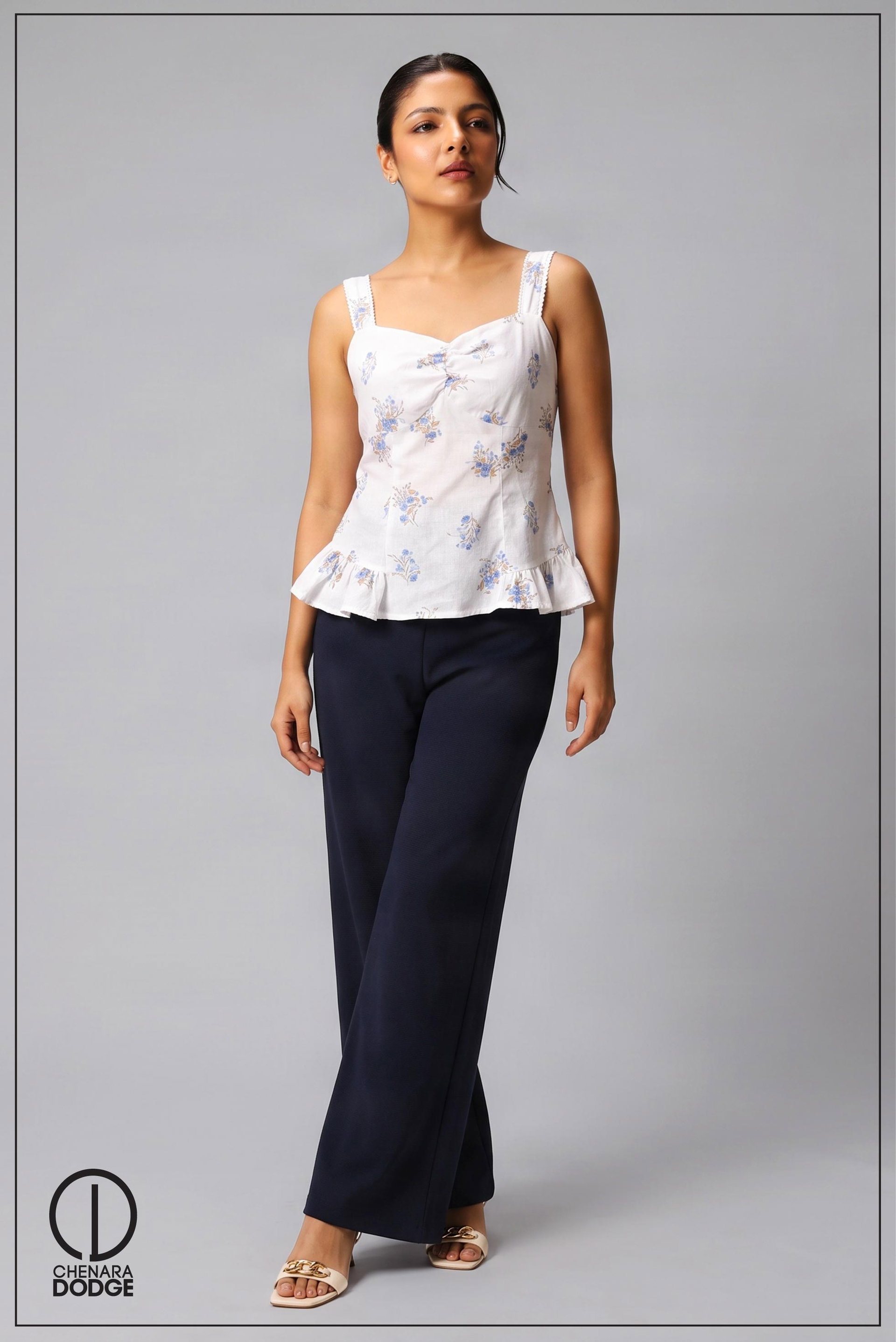 NADIA SWEETHEART NECK CASUAL TOP