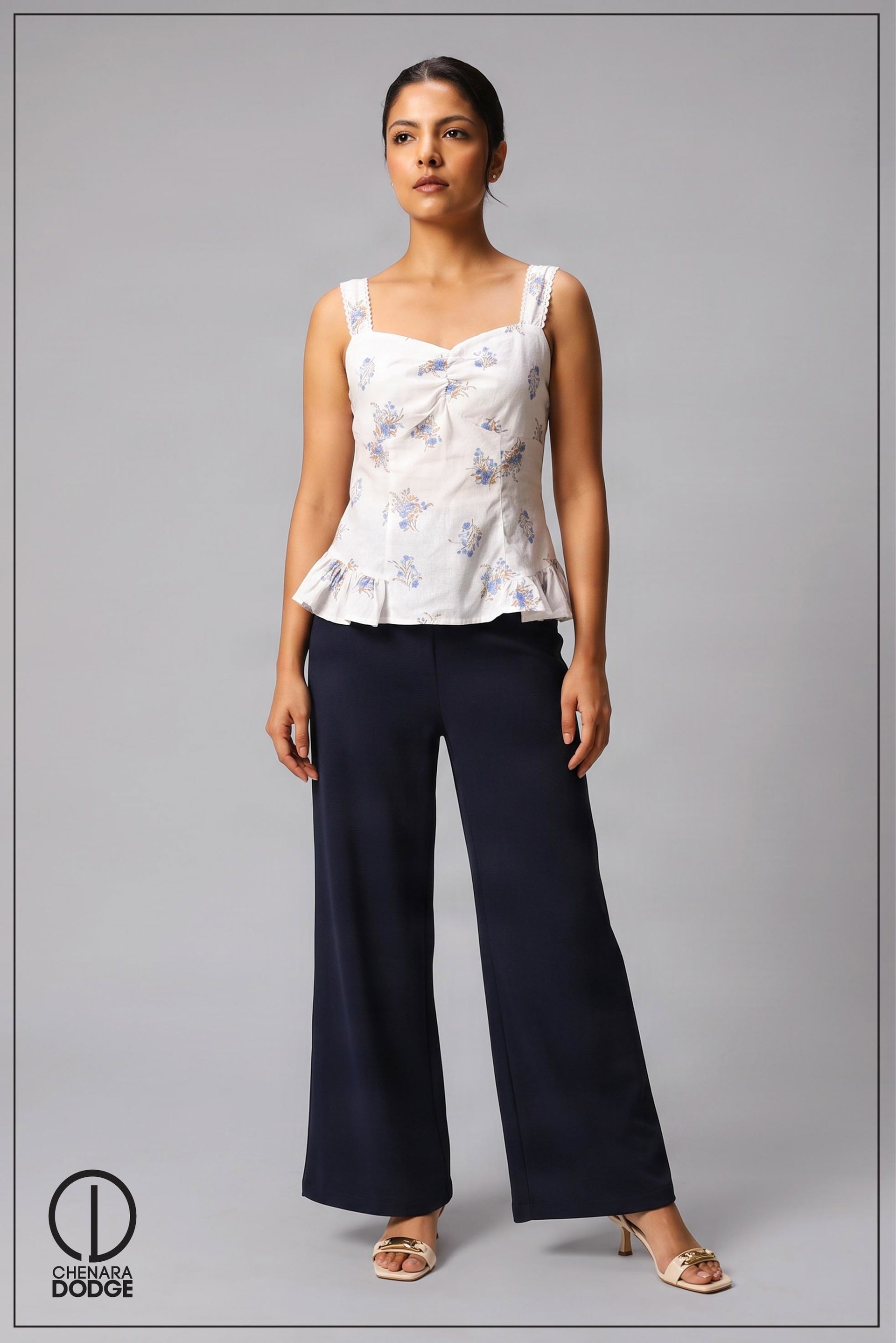 NADIA SWEETHEART NECK CASUAL TOP