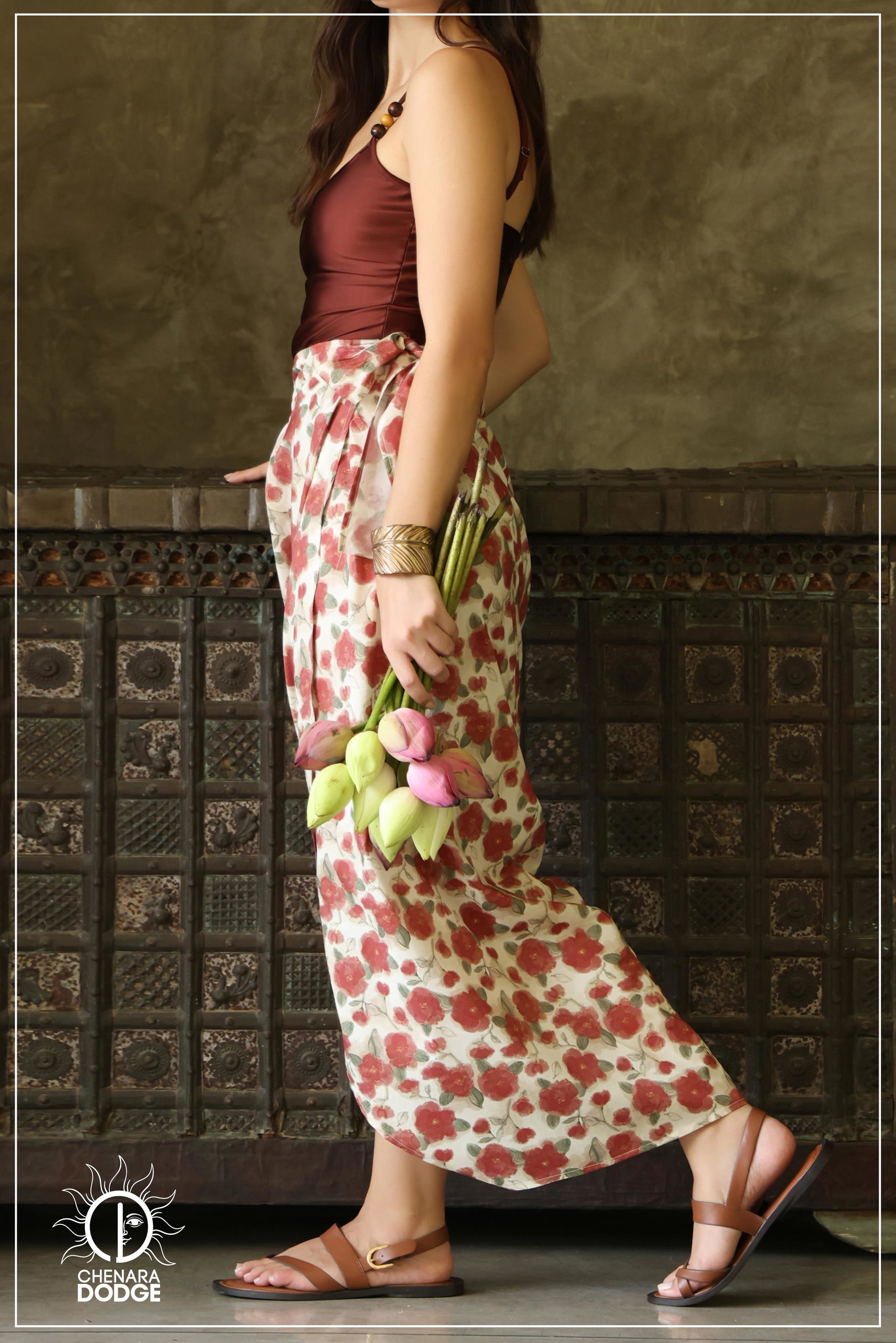 NEEZA V NECK TOGGLE DETAILED TANK TOP