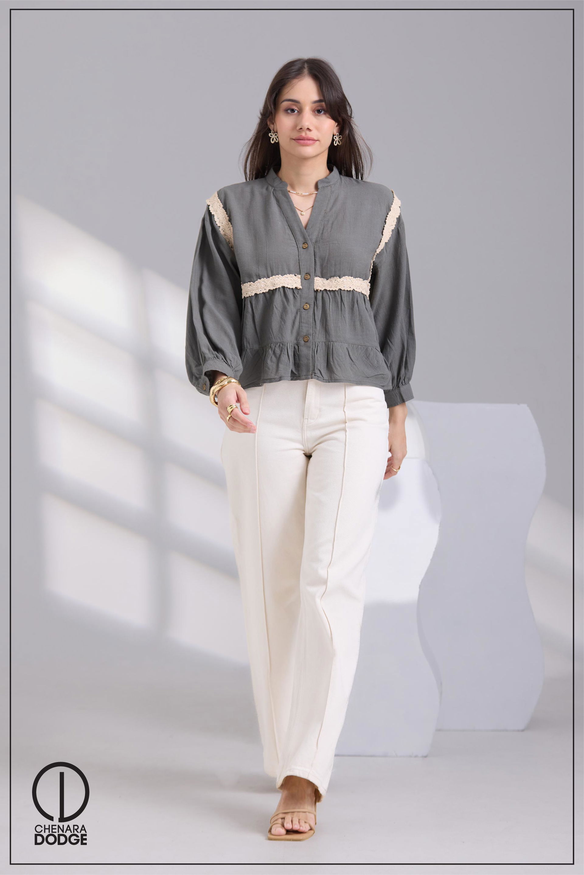 NINA V NECK LACE TOP