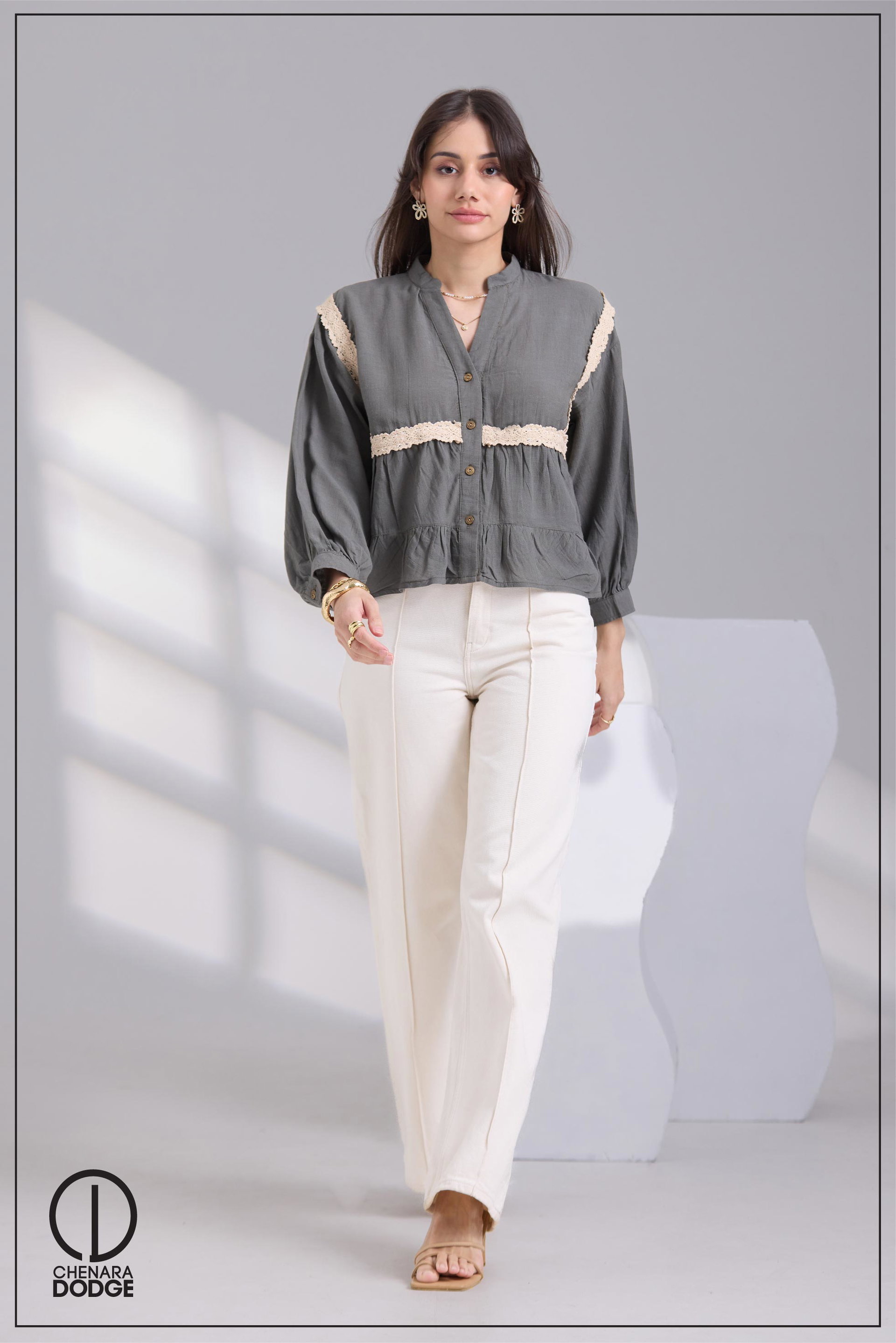 NINA V NECK LACE TOP