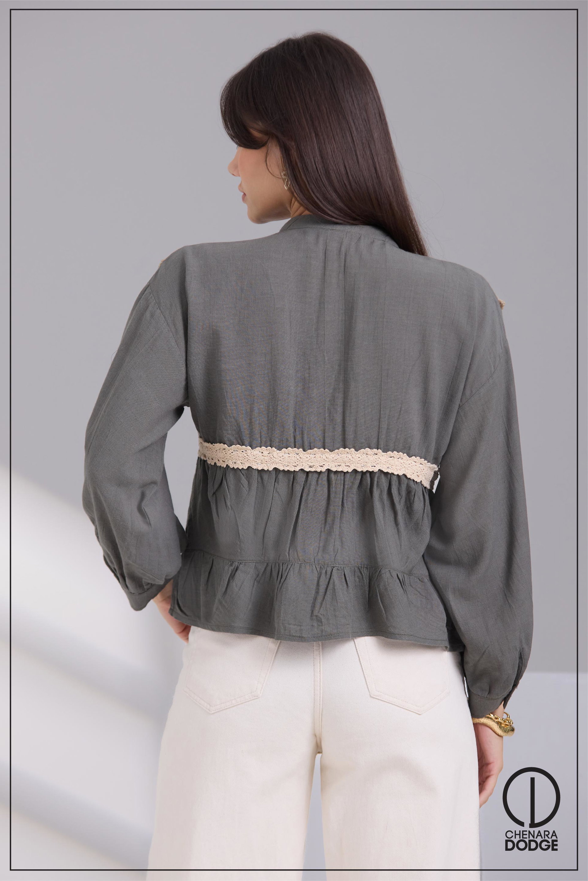 NINA V NECK LACE TOP