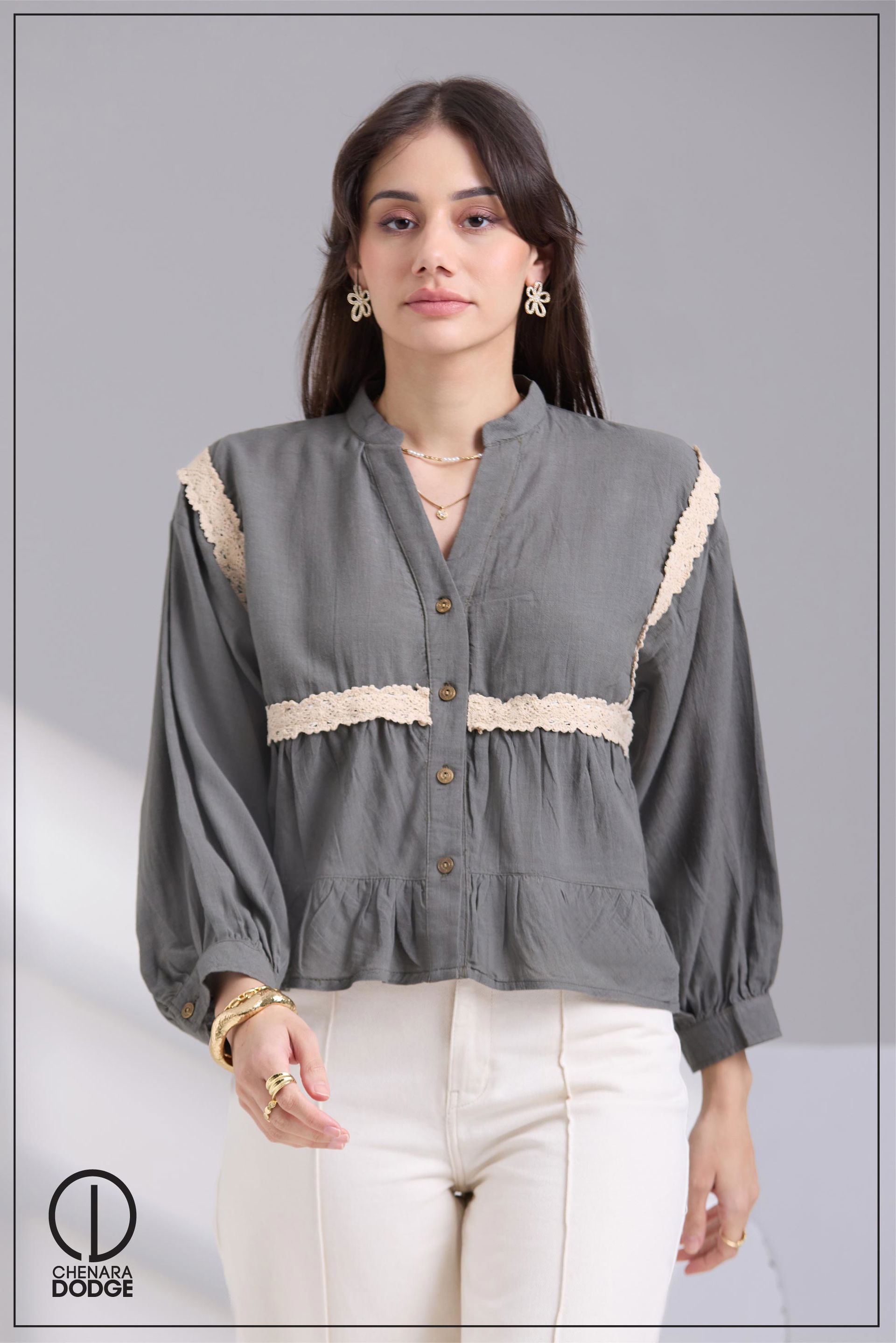 NINA V NECK LACE TOP