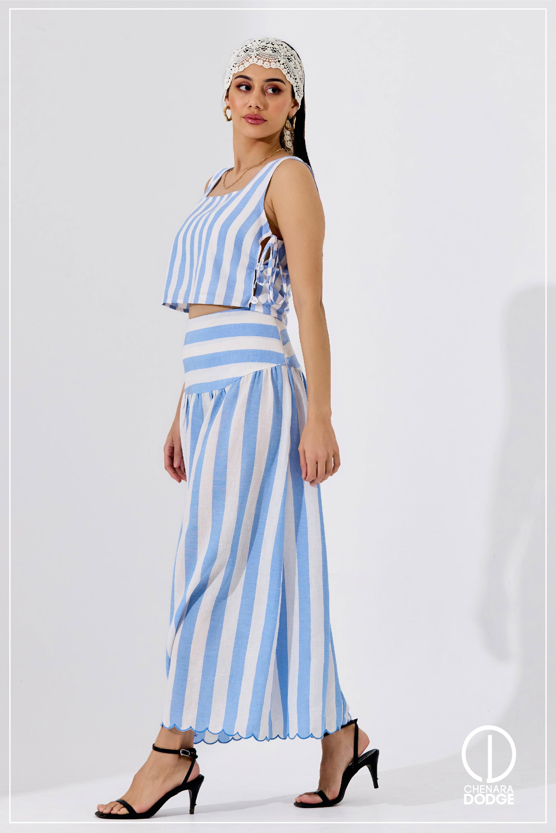SANDRA LOSE FITTED SLEEVELESS TOP