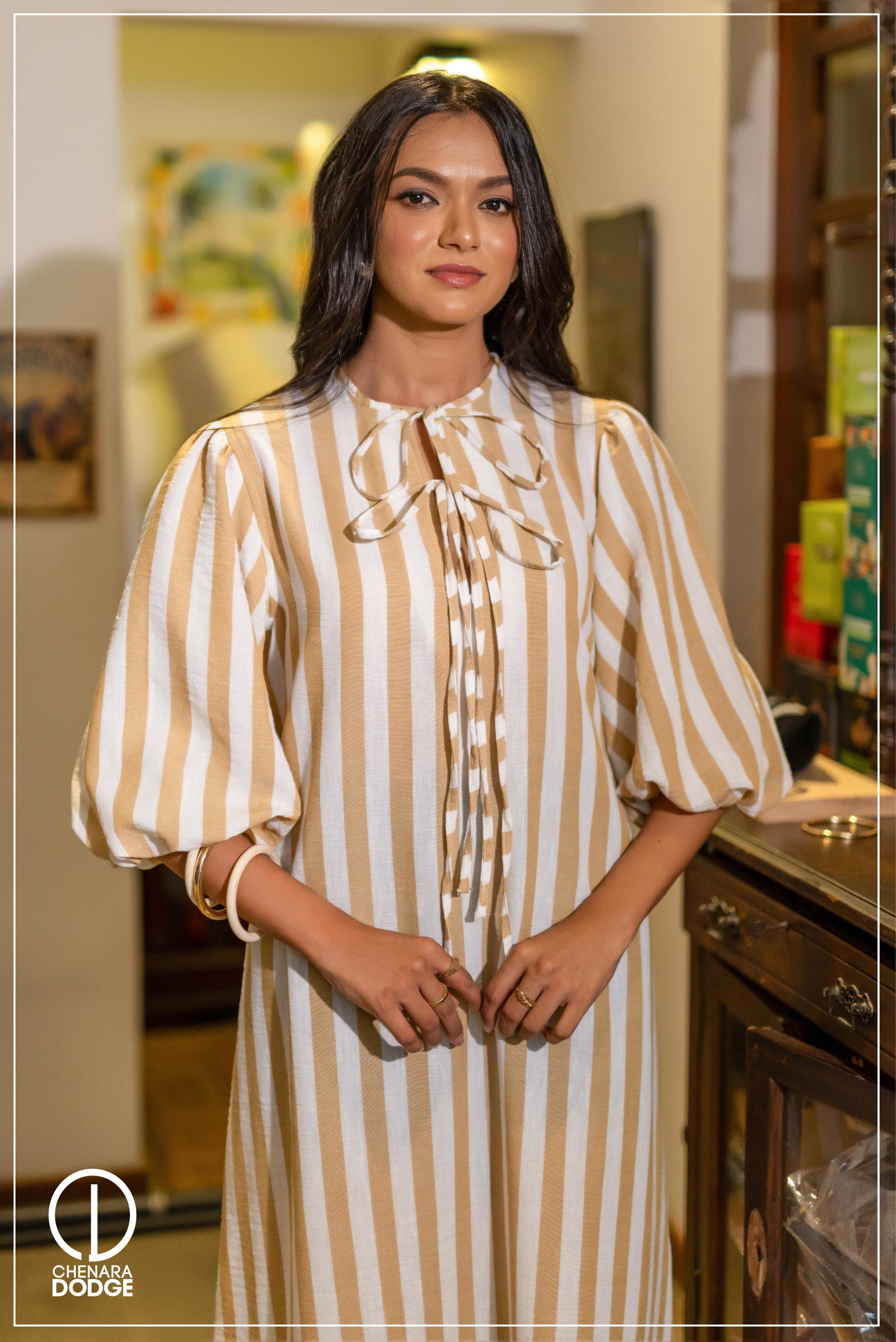 SELENA PUFF SLEEVE MIDI DRESS