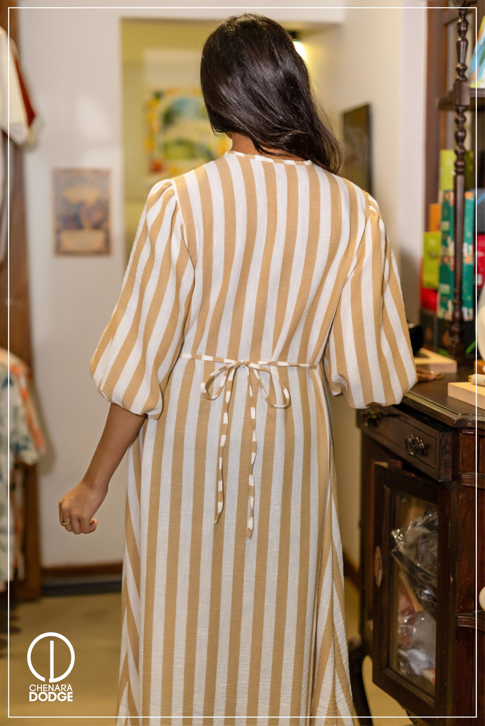 SELENA PUFF SLEEVE MIDI DRESS