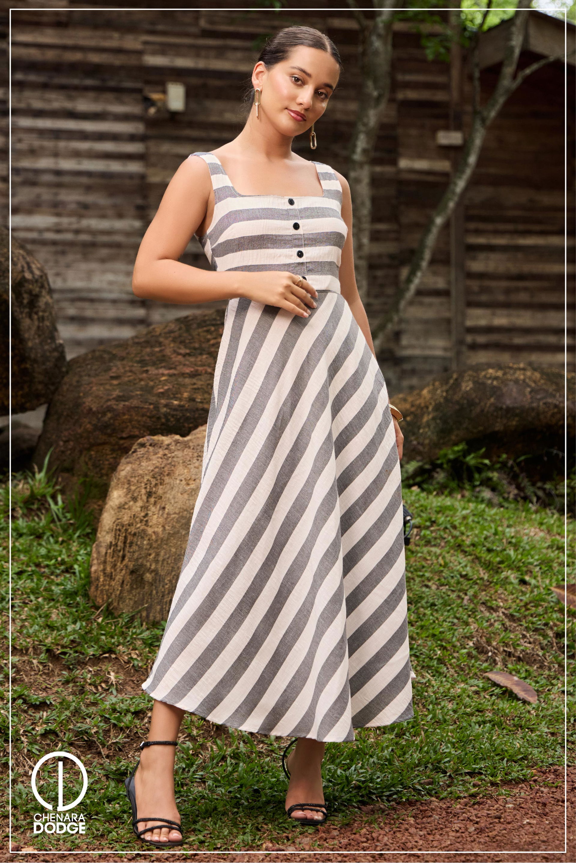 TANIYA SLEEVELESS MIDI DRESS