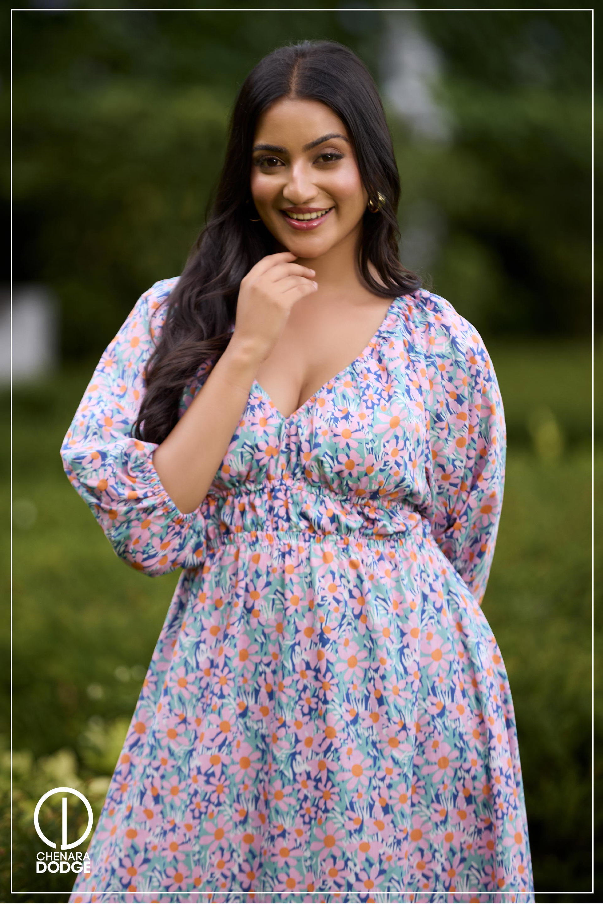 TEROLIYA V NECK MIDI DRESS