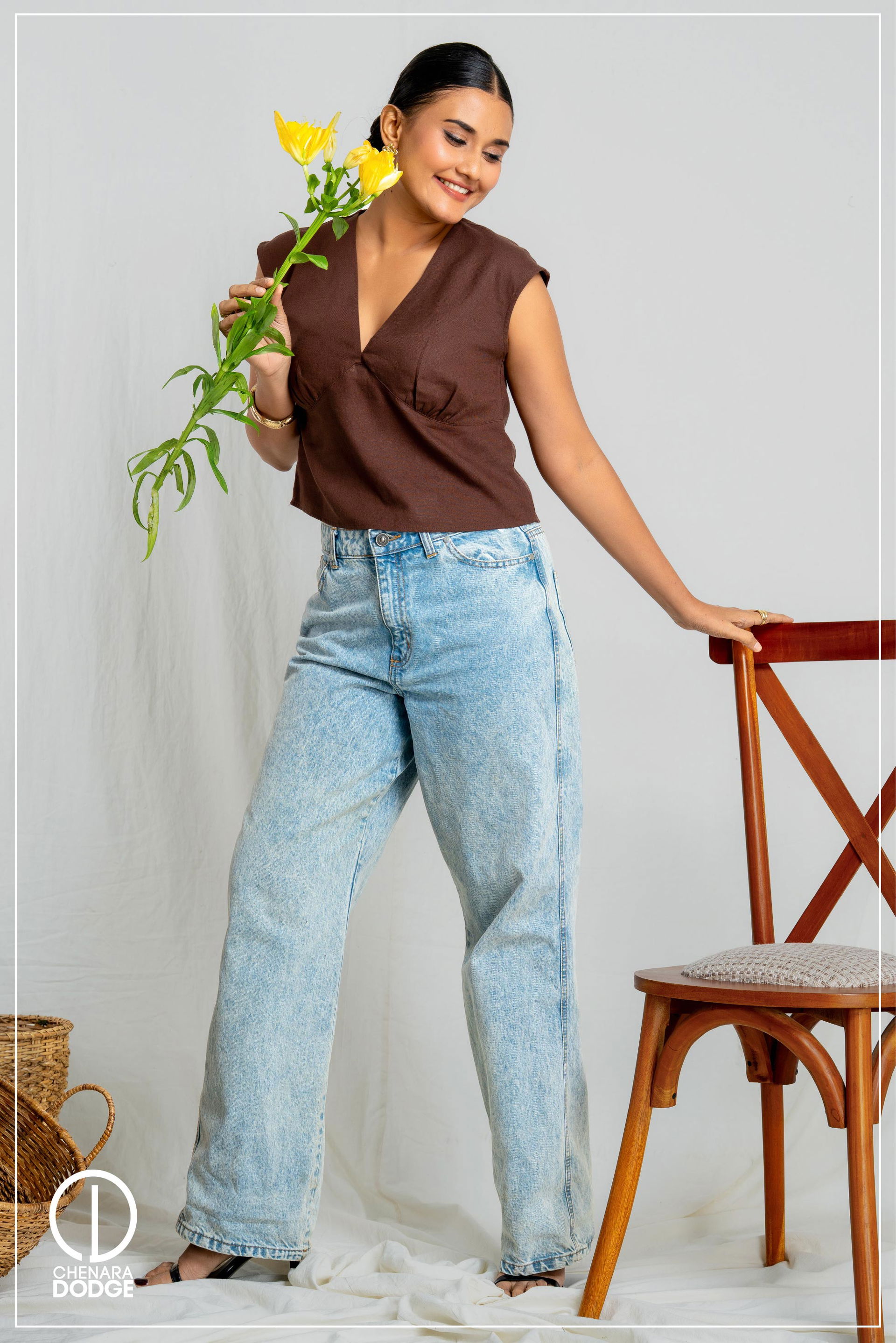  TIA V-NECK TOP