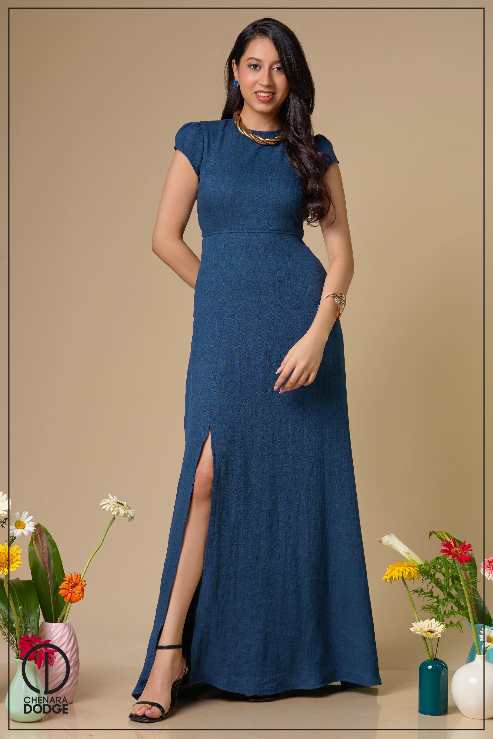 VIVIAN SLIT DETAIL MAXI