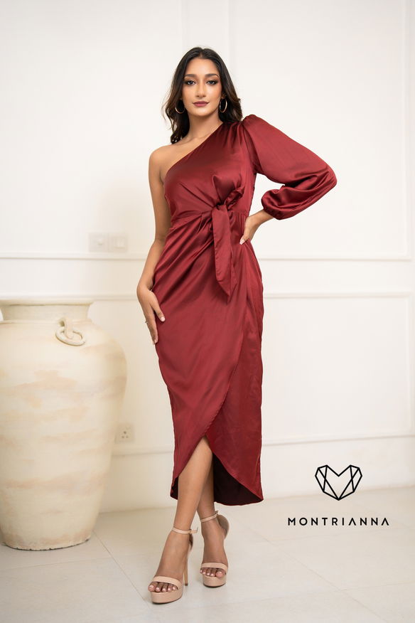 ONE SHOULDER BALLOON SLEEVE SATIN DRESS MEROON
