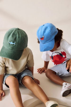 Caps