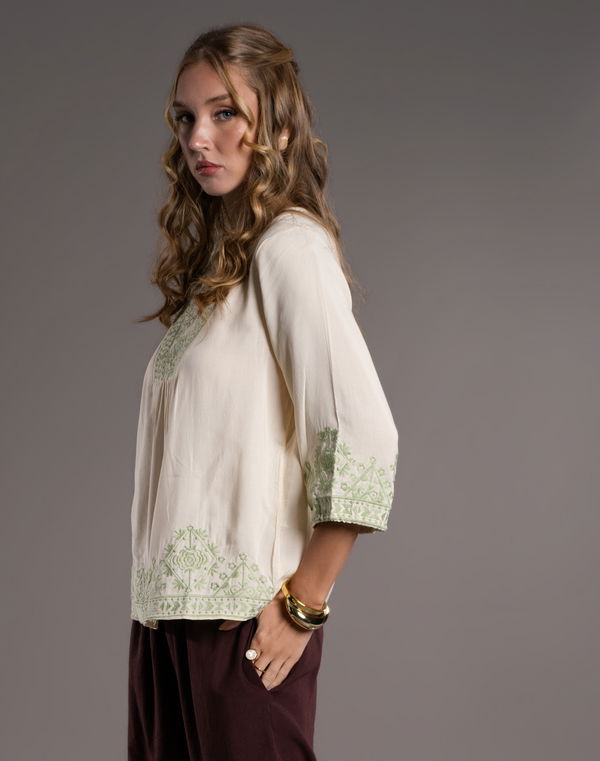 FIA MARIA GOLDEN AURORA Notch Neck Embroidery Blouse
