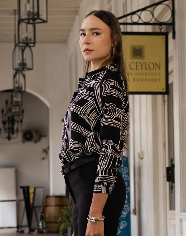 NOLIMIT MONOCHROME GEOMETRY Women's Printed Formal Blouse Black