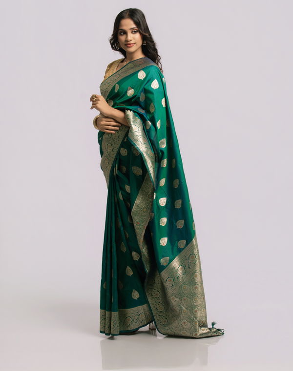 Women's Pattu Saree Green & Gold