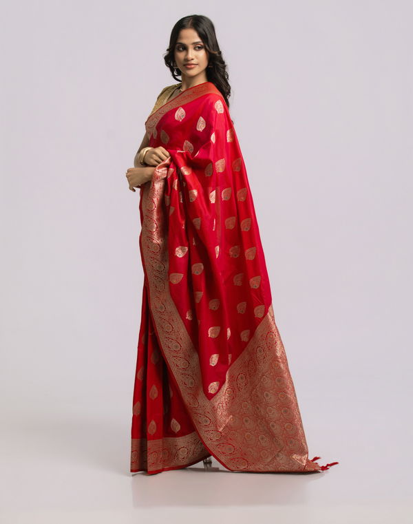Women's Pattu Saree Red & Gold