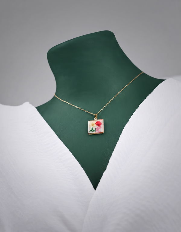 NOLIMIT Women's Pendent Necklace