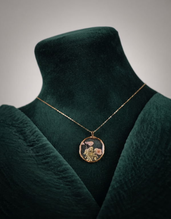 NOLIMIT Women's Pendent Necklace
