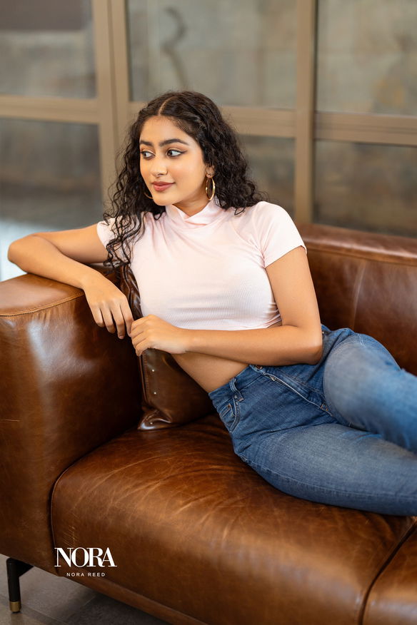 HIGH NECK RIBBED CROP TOP PALE PINK